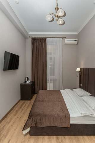 Гостиница Эсперо Ессентуки Номер стандарт с 1 двуспальной кроватью-1