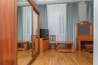 Гостиница Эсперо Ессентуки Трехместный номер «Комфорт»-9