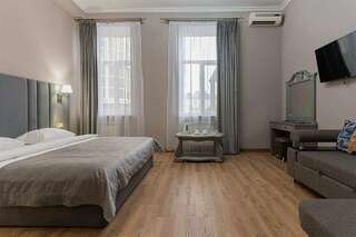 Гостиница Эсперо Ессентуки Номер-студия с кроватью размера "king-size" и диван-кроватью-1