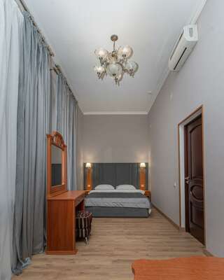 Гостиница Эсперо Ессентуки Номер улучшенный стандарт с 1 двуспальной кроватью-8