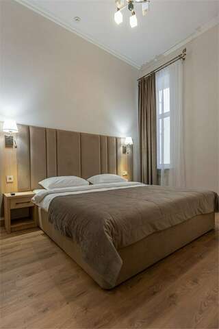 Гостиница Эсперо Ессентуки Люкс с кроватью размера «king-size»-1